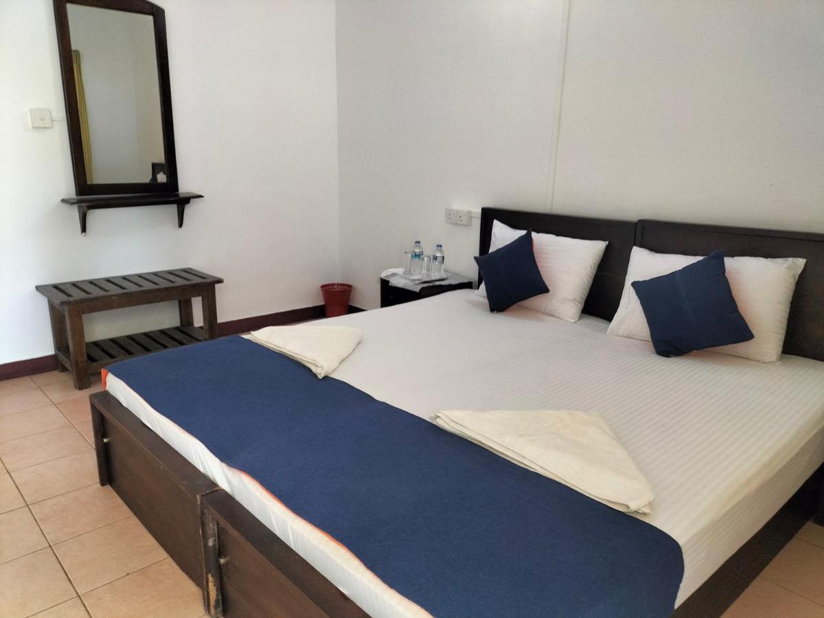 Hotel Coral Bay Trincomalee Exterior foto