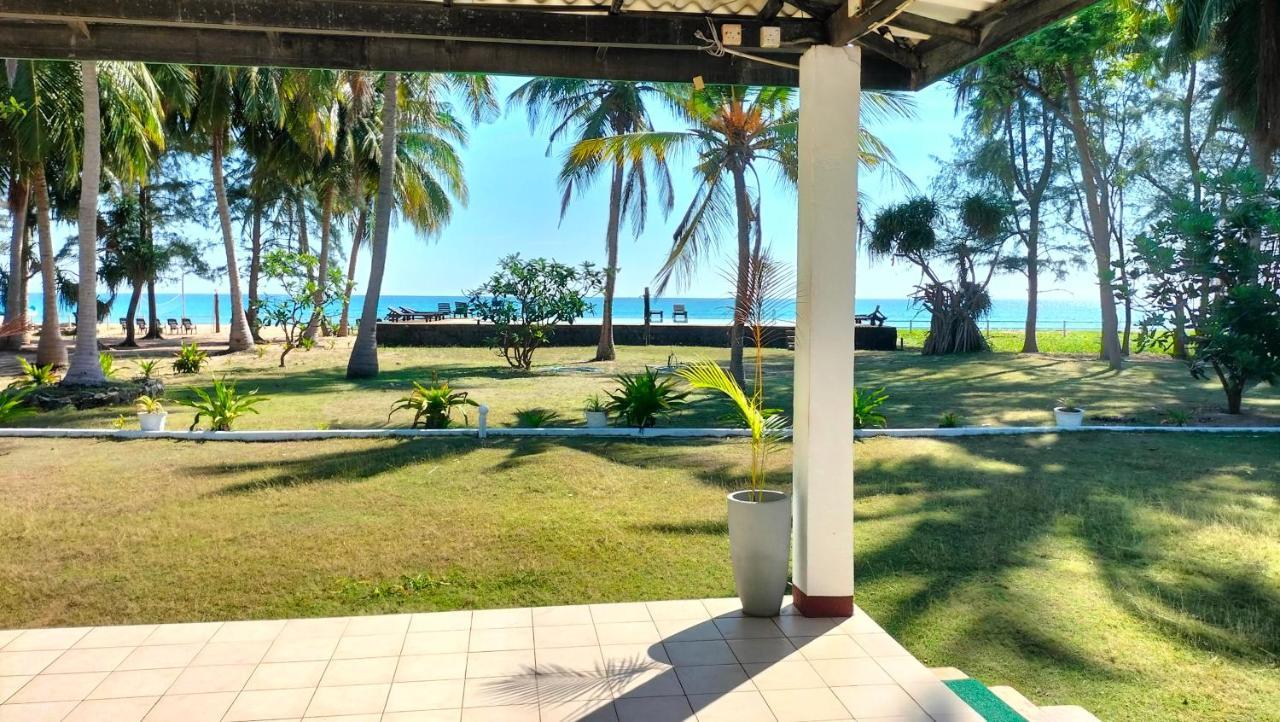 Hotel Coral Bay Trincomalee Exterior foto